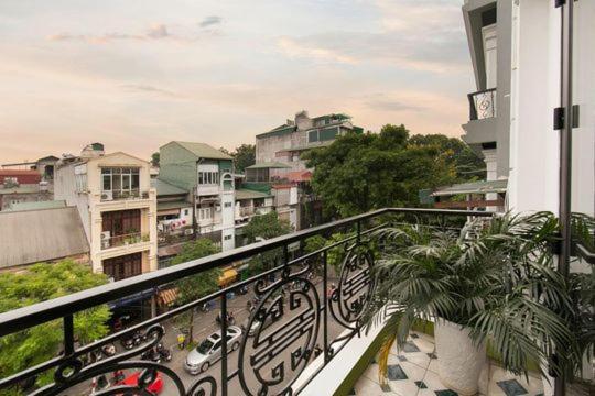 Hanoi Eastern Gate Hostel & Spa Экстерьер фото